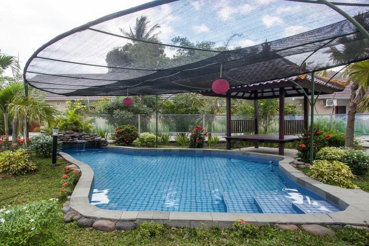Reddoorz Syariah Plus Near Banyuwangi Airport Экстерьер фото
