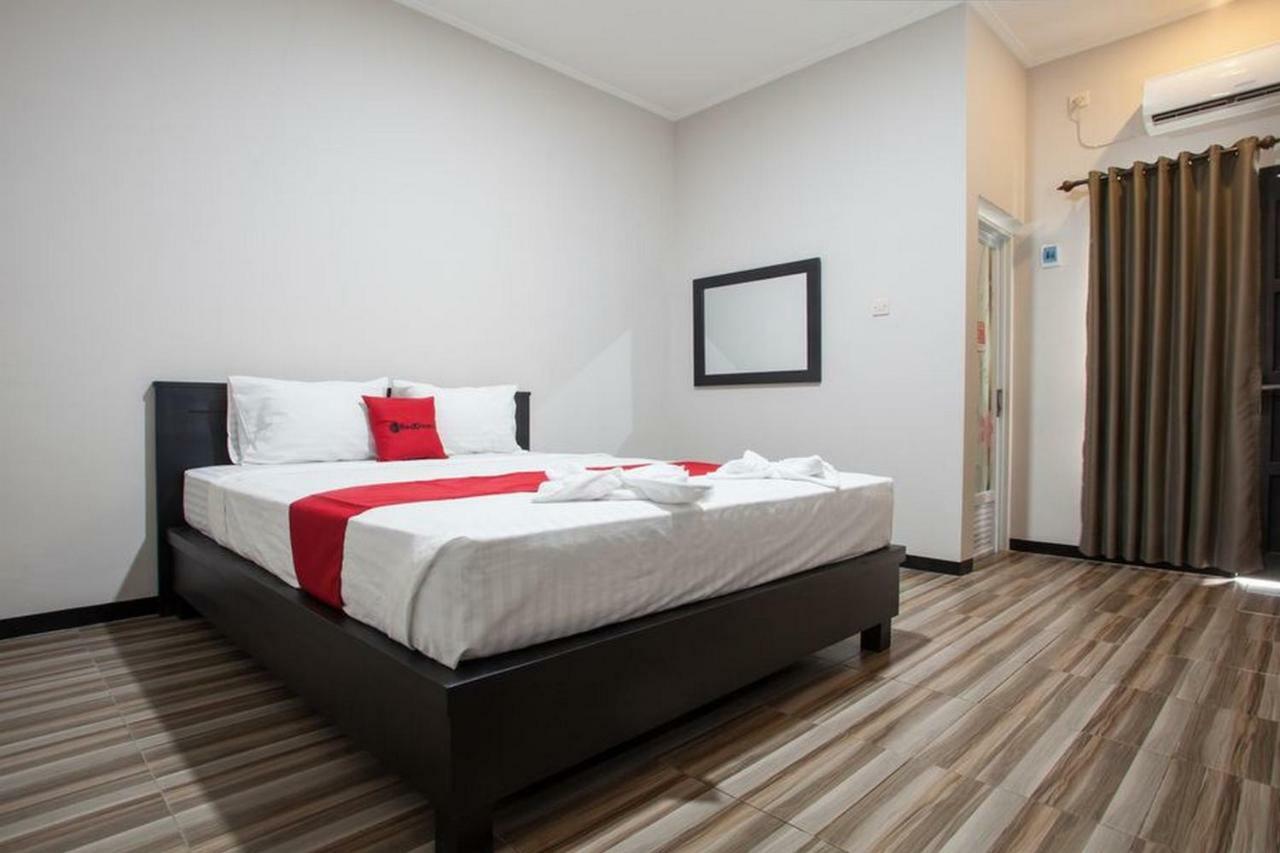Reddoorz Syariah Plus Near Banyuwangi Airport Экстерьер фото