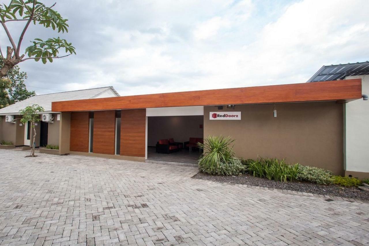 Reddoorz Syariah Plus Near Banyuwangi Airport Экстерьер фото
